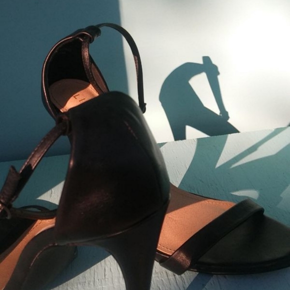 Black Heals - Picture 2 of 3
